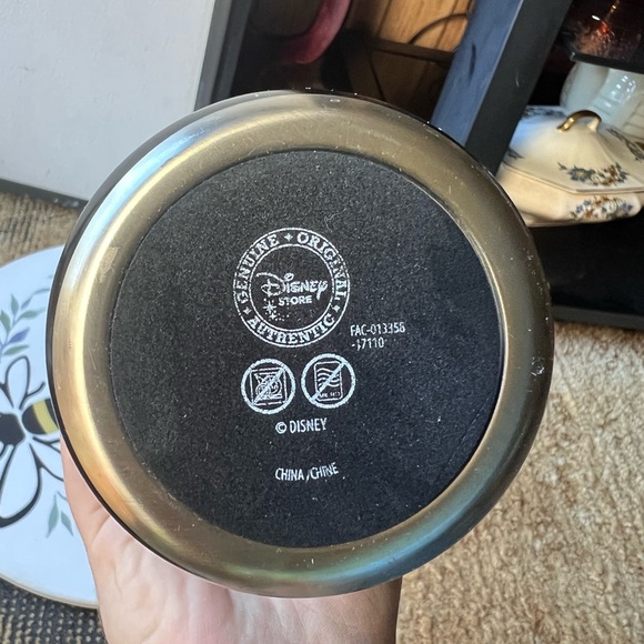 Disney Mickey Mouse New York City Travel Mug - Picture 3 of 16